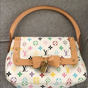 Louis Vuitton lock 🔒